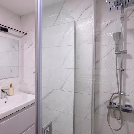 N' Cozy T8 W' 2bedrm