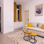 N' Cozy T8 W' 2bedrm Будапешт